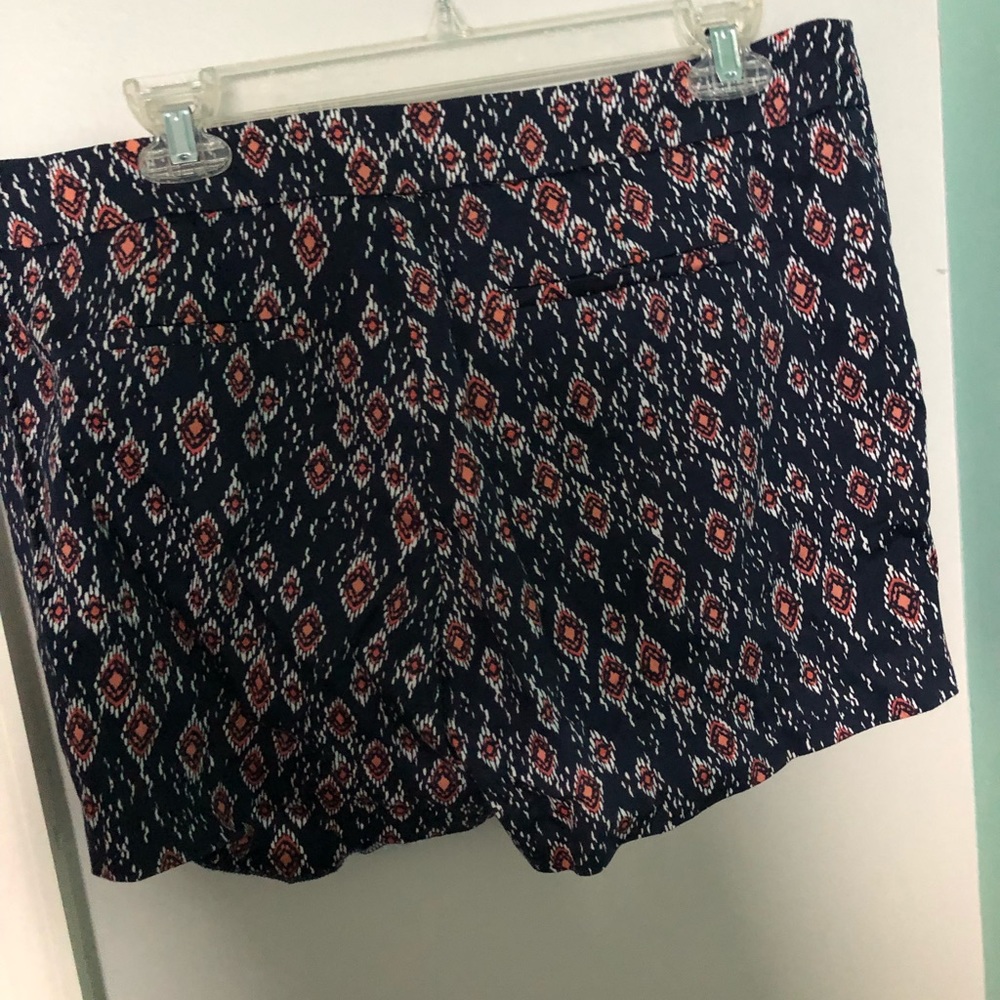Patterned shorts - Picture 2 of 3